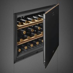 SMEG CVI621NR3 Холодильный шкаф для вина встраиваемый Dolce Stil Novo, высота 45 см, петли справа, черное стекло.