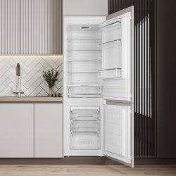 Evelux FI 2211 D Встраиваемый холодильник с функцией No Frost, электронное управление LED, высота 177 см.