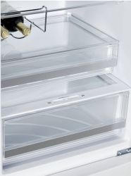 KORTING KNFC 62370 W Холодильник  Ширина 60 см, А+, электронное сенсорное управление с внешним дисплеем, Full NO FROST, (ВхШхГ) 2000x595x635 мм,  цвет - белый