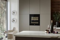 Встраиваемый винный шкаф KORTING KFW 604 DB GN Чёрное стекло. Высота 595 мм. 2 независимые температурные зоны