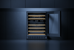 Kuppersbusch FWKU 1851.0 S Винный шкаф под столешницу, без ручки, 2 температурные зоны, вместимость - 46 бутылок (бутылки Бордо 0,75 л),  чёрное стекло, высота 82 см.