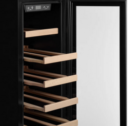 KUPPERSBERG RSW 81 Отдельностоящий винный шкаф, 45 л. Температуры: 5-20°C, Кол-во полок: 5, Кол-во бутылок 12, одна температурных зона, Ширина, см 27 Высота, см 82,7 Глубина, см 49
