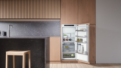 Asko RFB31231EI Встраиваемый холодильник с морозильником, электронное управление, жсткое крепление фасадов, высота - 122 см.