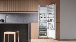 Asko RFB31831EI Встраиваемый однодверный холодильник с морозильником, электронное управление, Жесткое крепление мебельных фасадов, шарнир с доводчиком, высота - 177 см.