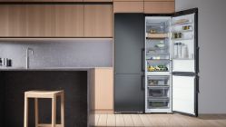 ASKO RFC526RNBB1 Отдельностоящий комбинированный холодильник, Зона свежести -2 ящика DuraFresh , сенсорное управление, Дисплей 2.86" color TFT, полный NoFrost, высота 203 см, цвет - чёрная нерж. сталь