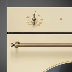 Smeg SFP68C1TPO  Серия Coloniale  Многофункциональный духовой шкаф, 60 см, 9 функций, Пиролитическая очистка, Кремовый, фурнитура латунная. Класс энергопотребления А +.